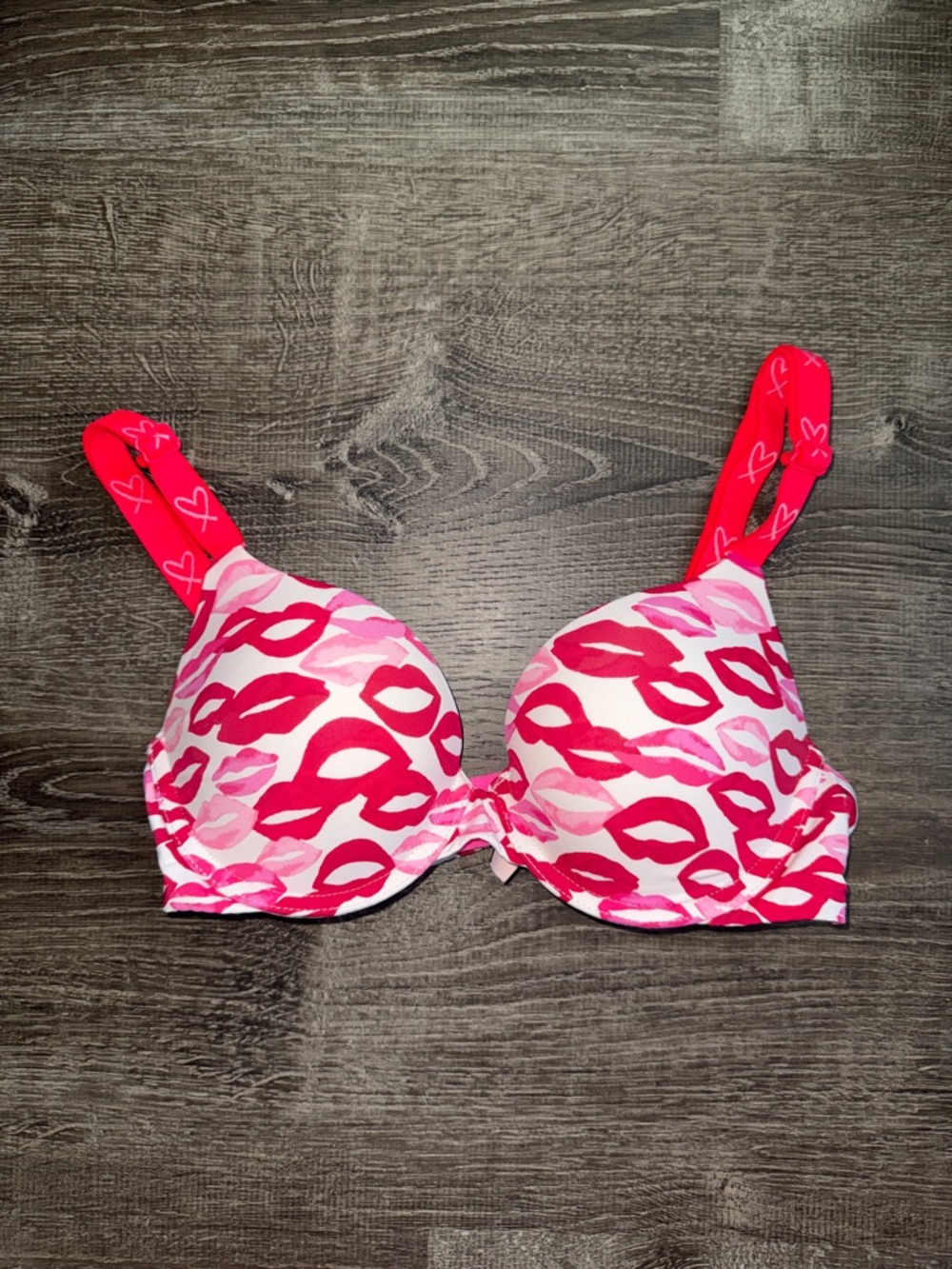 Women’s Pink Lip-Print T-Shirt Bra